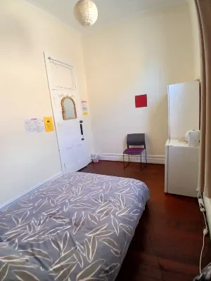 1849 Backpackers Albany Kamar Photos