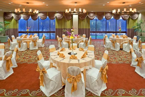 Holiday Inn Austin -Town Lake Business Photos
