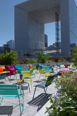 Hôtel Renaissance Paris La Défense Espaces publics Photos