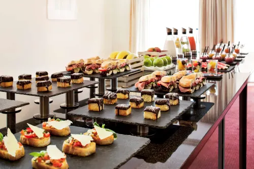 Courtyard Magdeburg Dining Photos