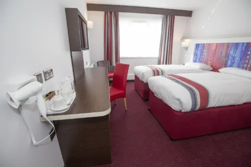 Ramada by Wyndham Milton Keynes Photos