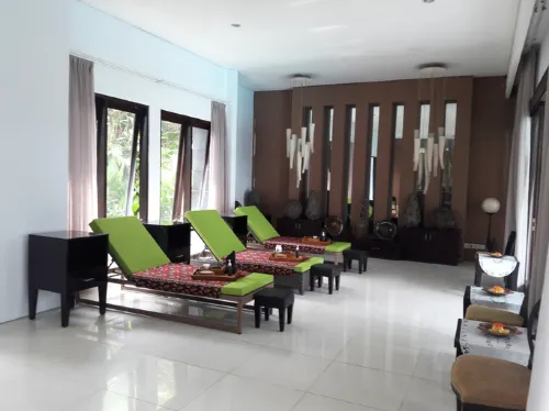 The Radiant Hotel Area Publik Photos