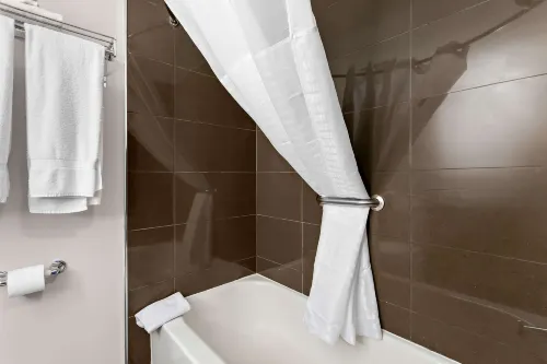 SureStay Plus by Best Western Windsor Chambres Photos