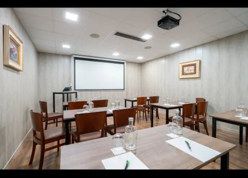Lone Hotel by Maistra Collection Business Photos