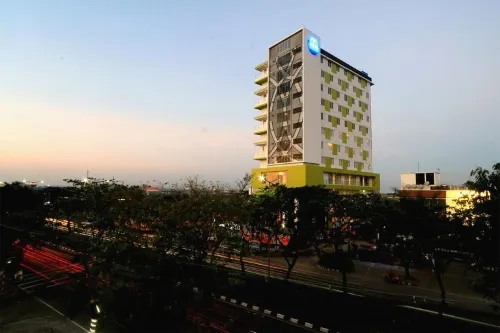 DAFAM Pacific Caesar Surabaya Dekat Hotel Photos