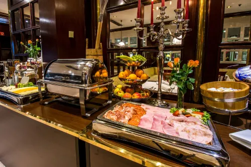 Sachsenwald Hotel Reinbek Dining Photos
