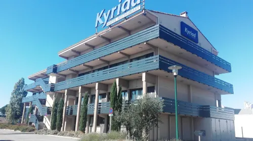 Hotel KYRIAD CARCASSONNE - Aéroport Extérieur Photos