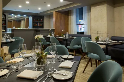 One King West Hotel and Residence Restauration Photos