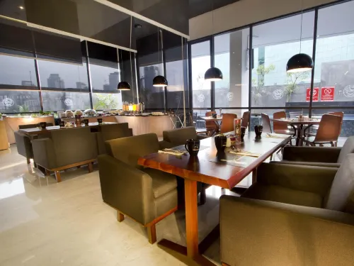 Hotel NEO Tendean Makanan Photos