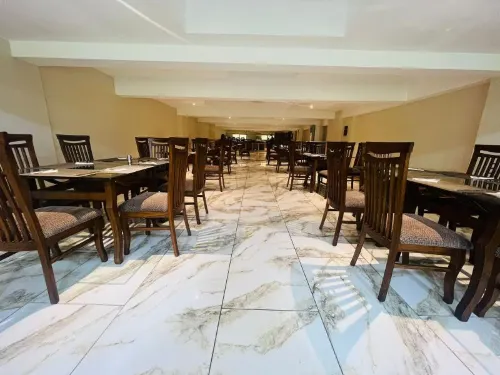 Pearl Inn Hotel Restauration Photos