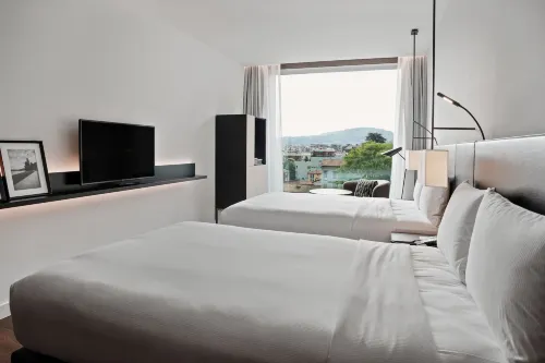 Hilton Lake Como Photos