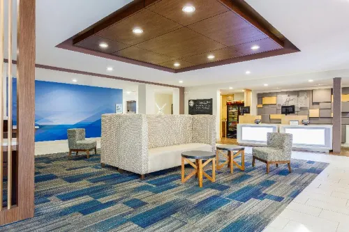 Holiday Inn Express & Suites Newport News À proximité de l'hôtel Photos