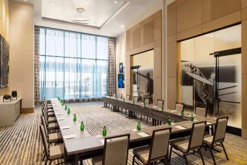Hilton BNA Nashville Airport Terminal Business Facilities Photos