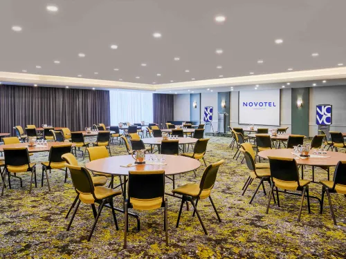 Novotel Toronto North York Dining Photos