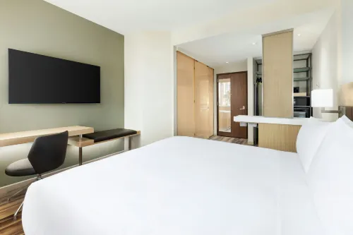 AC Hotel Honolulu Rooms Photos