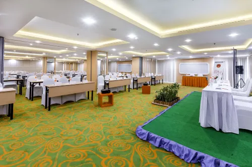 Harris Hotel Kuta Galleria - Bali Fasilitas Bisnis Photos