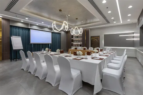 Hotel Holiday International Бизнес-удобства Photos