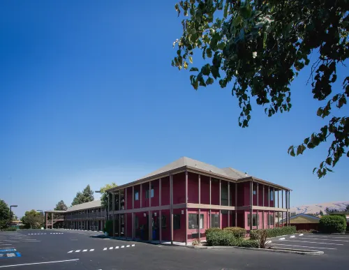 Alura Inn Exterior Photos
