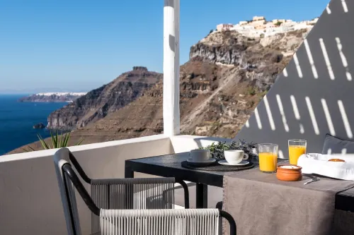 Porto Fira Suites Restauration Photos