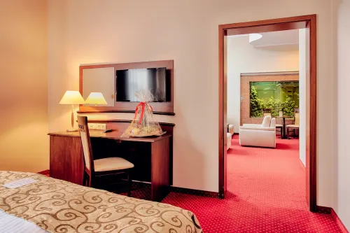 Grand Royal Hotel Kamar Photos