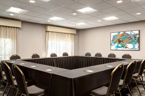 Holiday Inn & Suites Council Bluffs-I-29 Business Photos