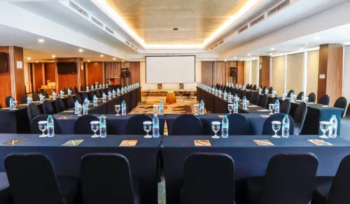 Next Hotel Yogyakarta Fasilitas Bisnis Photos