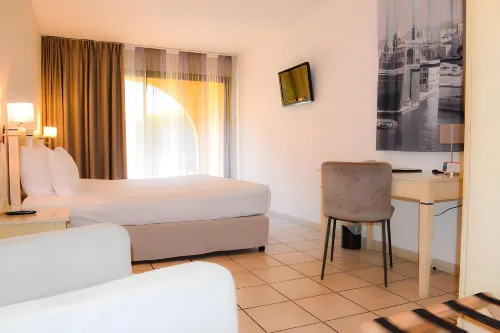 Hôtel Kyriad Marseille Est Aubagne Gémenos Photos