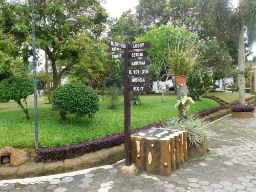 Front One Resort Magelang Unggulan Photos