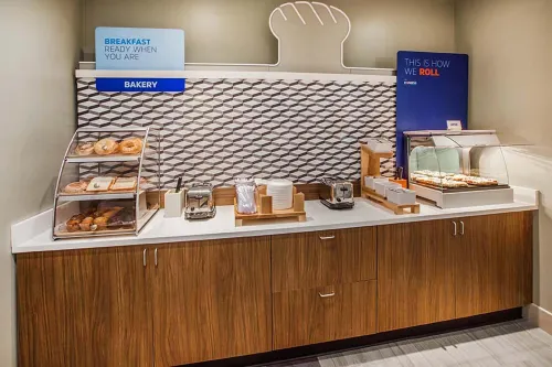 Holiday Inn Express & Suites Longmont - Boulder Area Restauration Photos