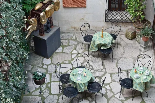 Hotel La Fenice et des Artistes Exterior Photos