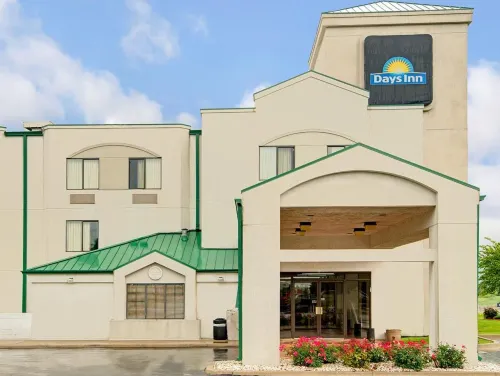 Days Inn by Wyndham Blue Springs Außen Photos