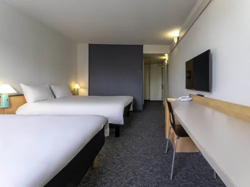 Ibis Paris Pantin Église Photos