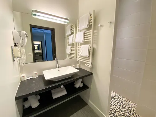 Hôtel Le Cheval Blanc - Vieux Bassin Honfleur - Climatisé Chambres Photos