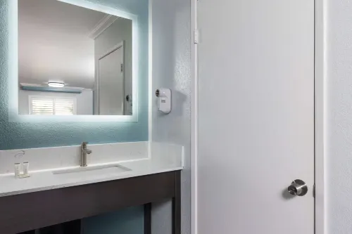 Travelodge by Wyndham Lemoore Near Naval Air Station Photos