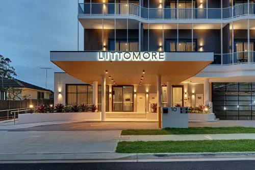 Littomore Suites Kingswood Exterior Photos