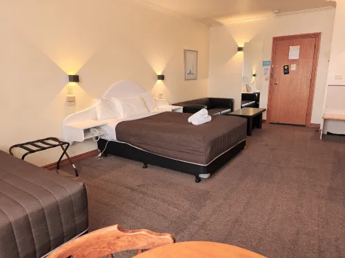 St Georges Motor Inn Rooms Photos