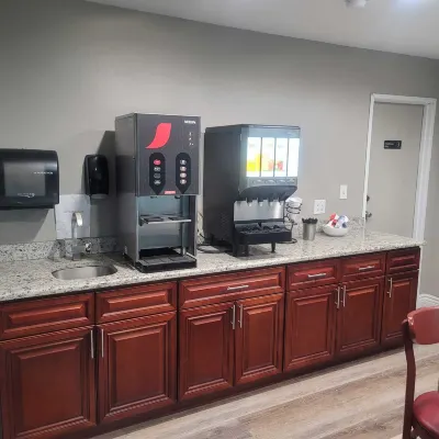 Travelodge by Wyndham San Antonio Downtown Northeast Restauration Photos