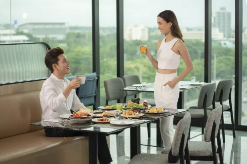 Holiday Inn & Suites Siracha Laemchabang Ruokailu Photos