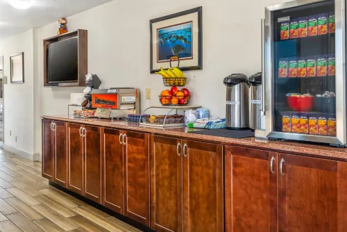 Travelodge by Wyndham Gananoque Питание Photos