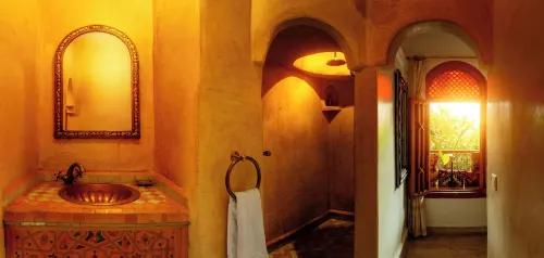 Riad Roxanne Photos