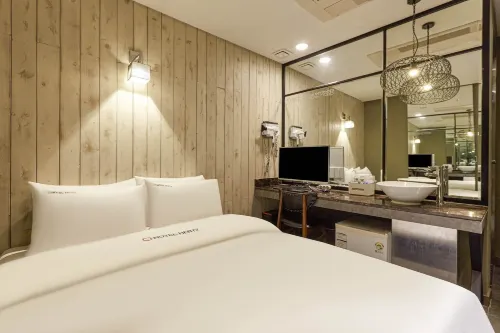 Hertz Hotel Rooms Photos