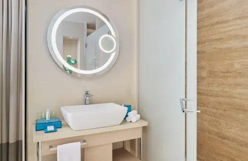 Hotel Indigo Hong Kong Island Photos
