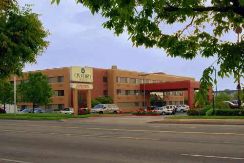 Oxford Suites Redding Exterior Photos