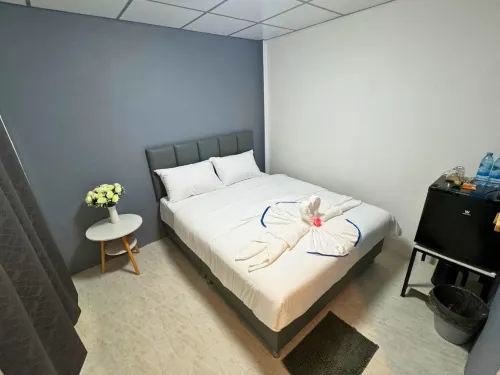Cheap N Clean Budget Accommodation Photos