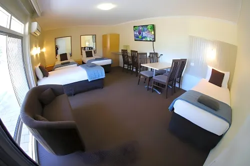 Sleepy Hill Motor Inn Photos