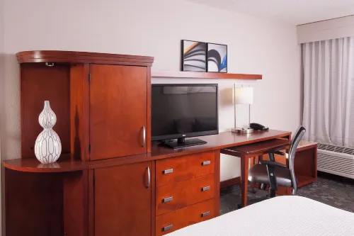 Courtyard Miami Coral Gables Rooms Photos