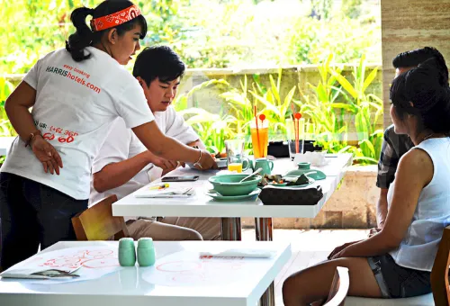 Harris Hotel Kuta Galleria - Bali Makanan Photos