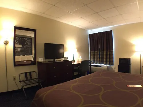 Super 8 by Wyndham Liverpool/Syracuse North Airport Photos