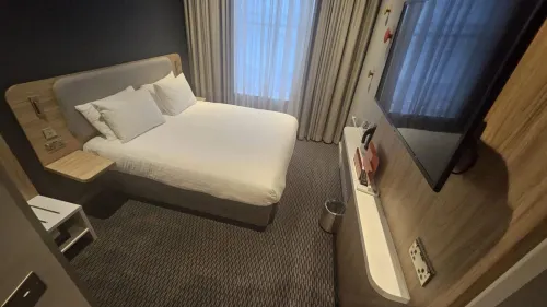 Holiday Inn Express London - Victoria Phòng Photos