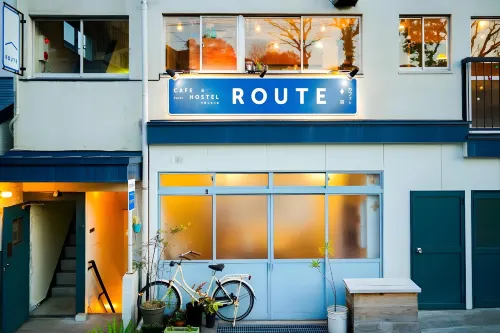 Route - Cafe and Petit Hostel Exterior Photos